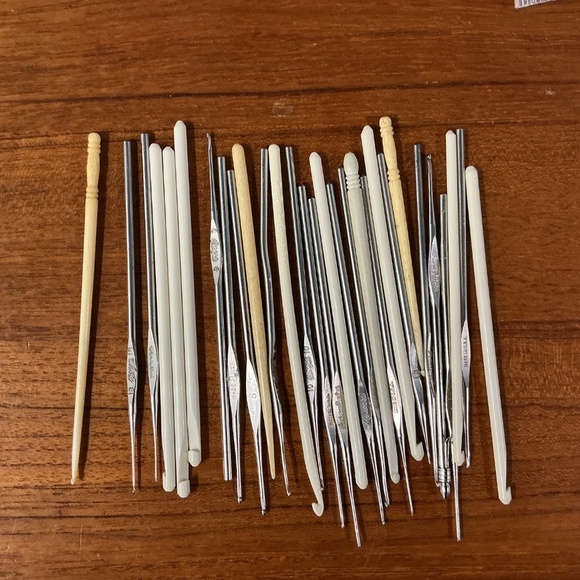 Lot Of 60 Misc Knitting Crochet Hooks Boye Susan Bates - Picture 3 of 8